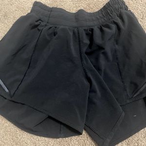 Black, size four, Lululemon Hotty hot shorts